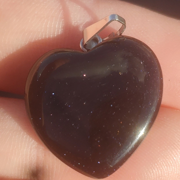 New Blue Sunstone Sandstone Heart Shaped Pendant. - Picture 8 of 16